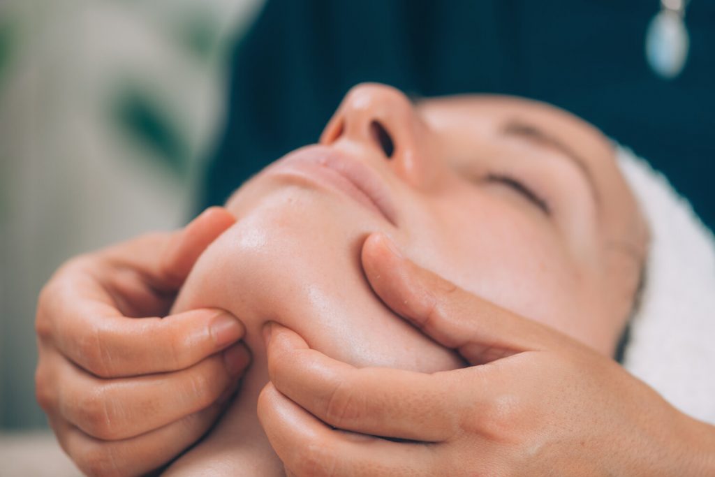 facial lymphatic massage