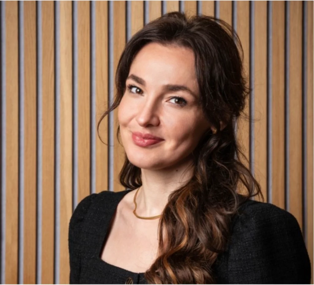 Alev Yaman, About the Axis Clinic