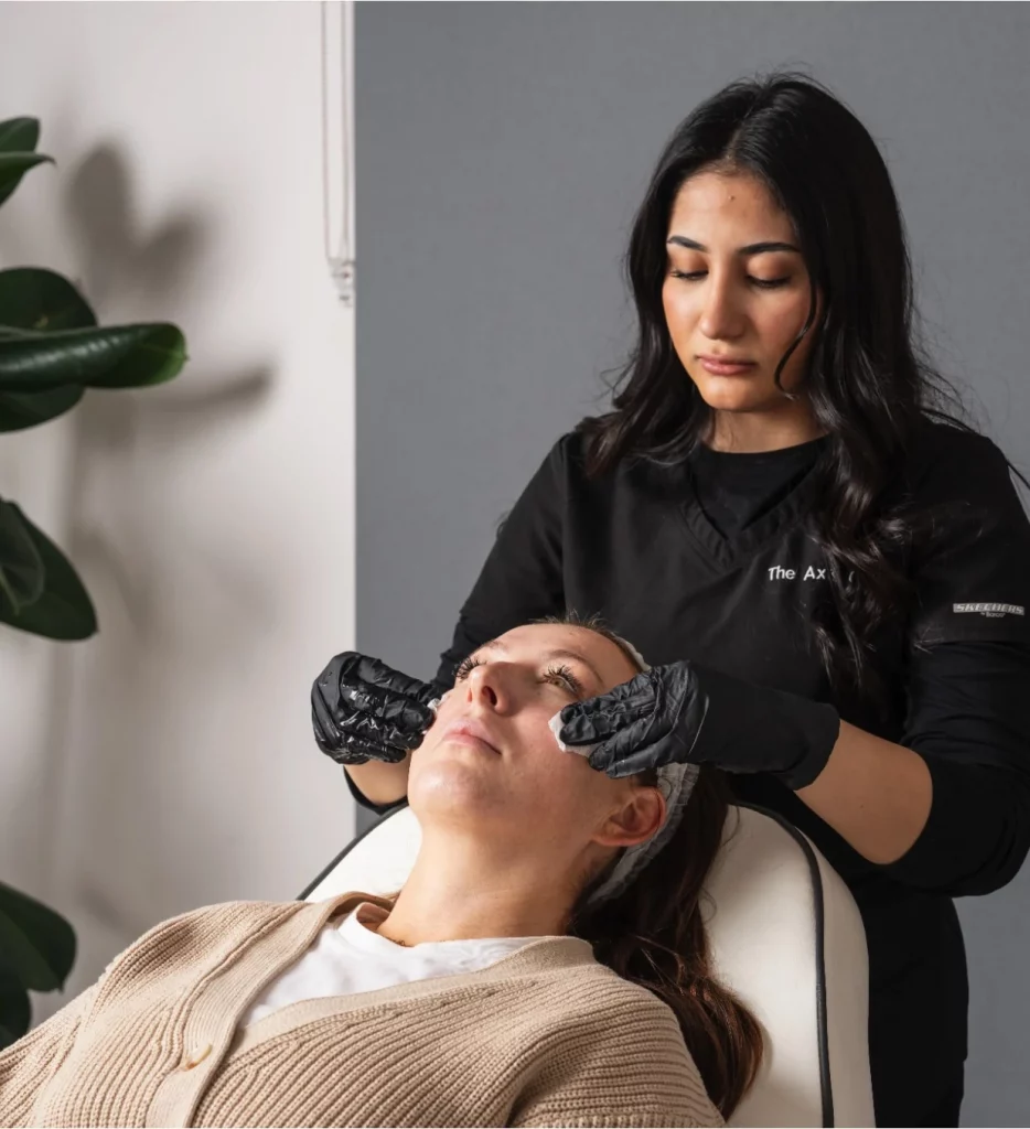 Patient receiving polynucleotide treatment at The Axis Clinic London